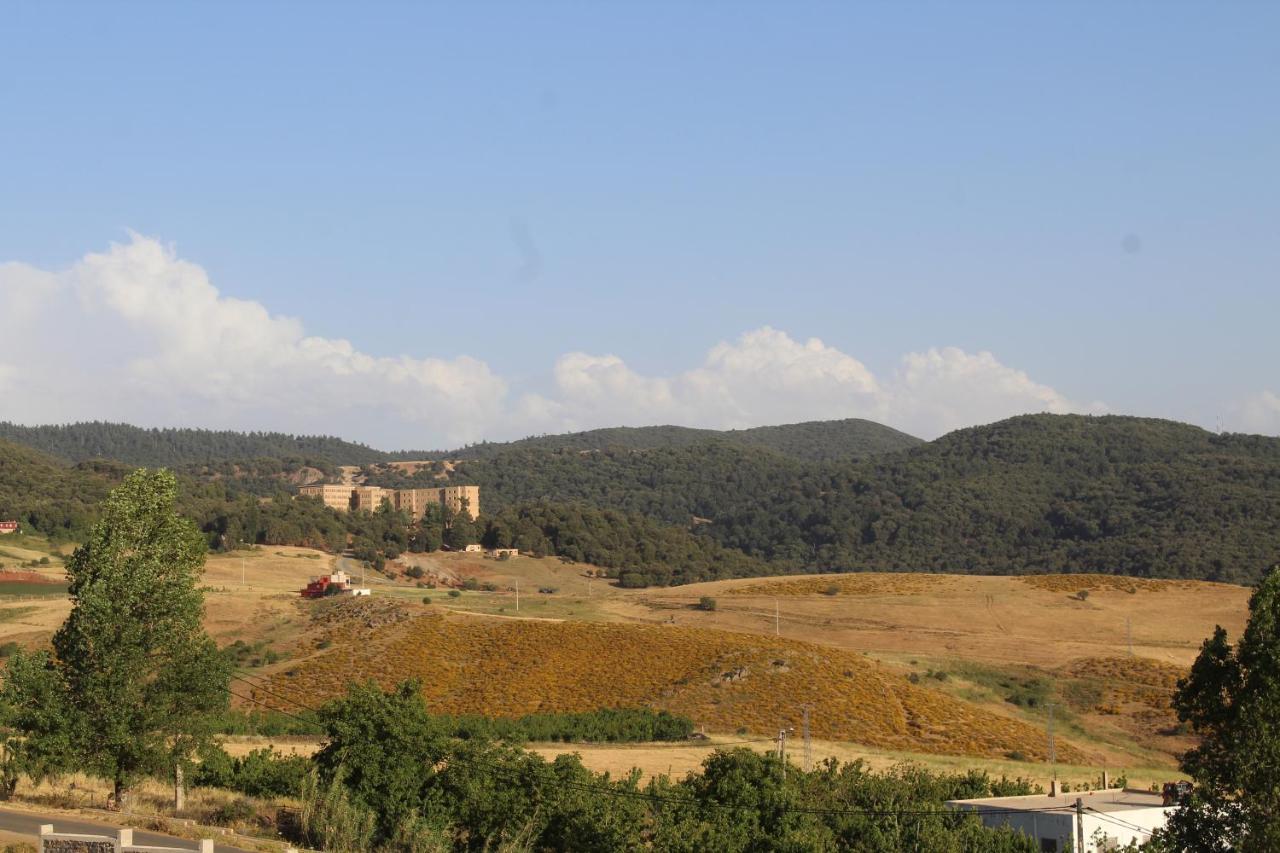 La Chevre De Monsieur Seguin Hotel อิเฟรน ภายนอก รูปภาพ